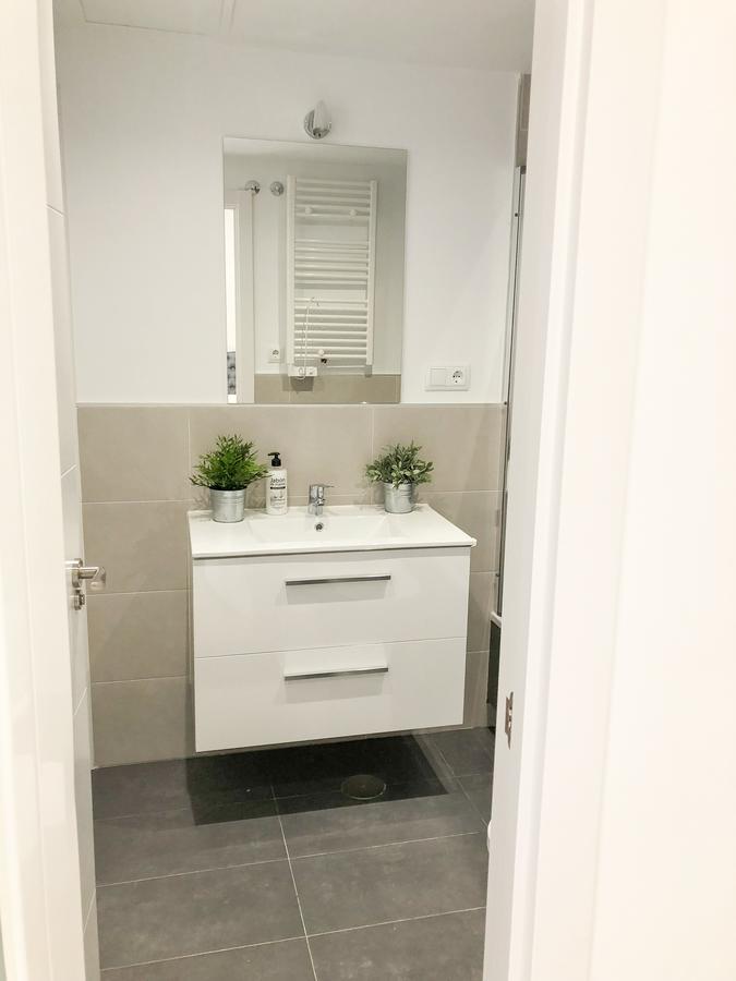 Modern With Ideal Location Next To Atocha Station Madrid Extérieur photo