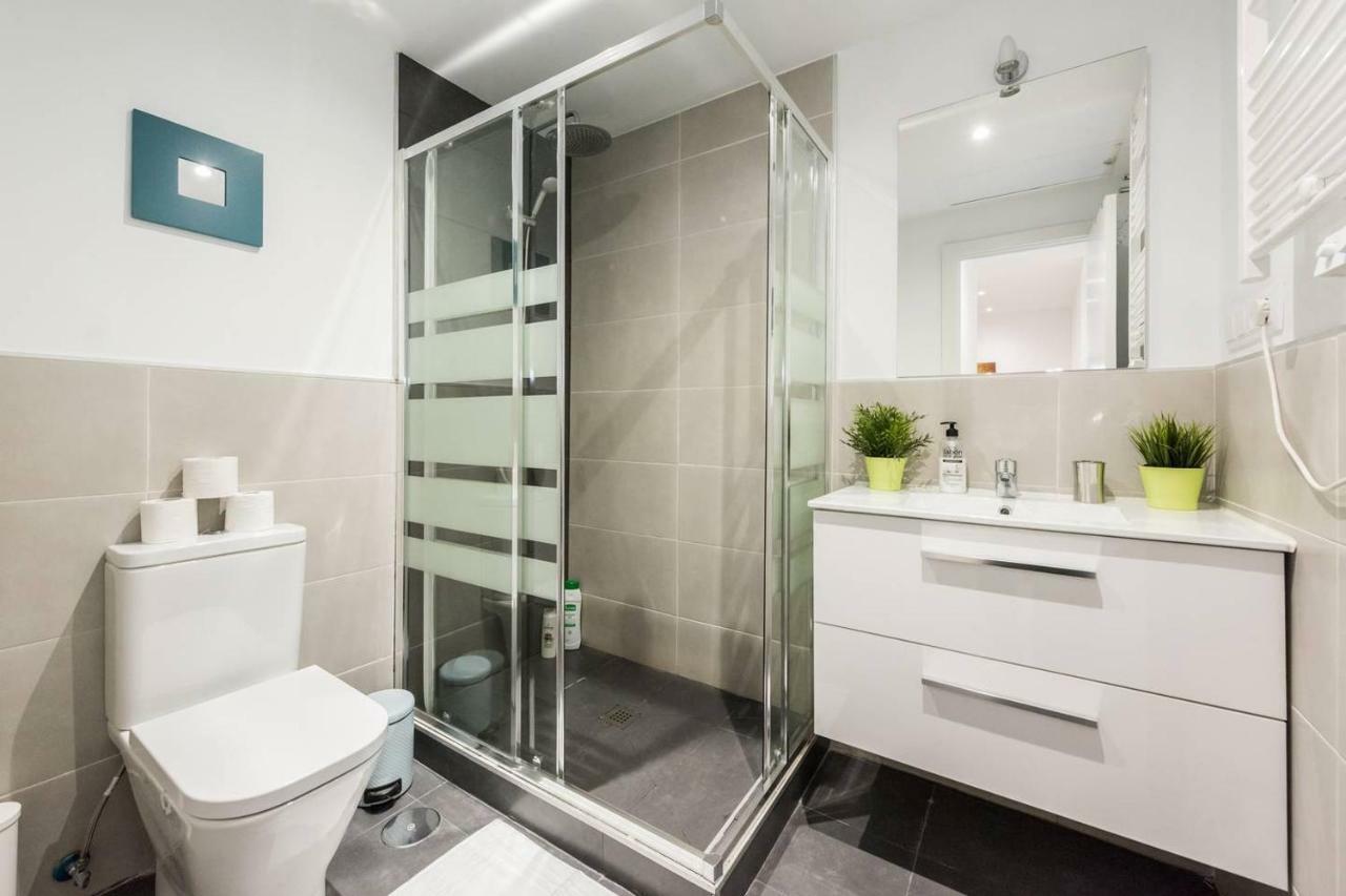 Modern With Ideal Location Next To Atocha Station Madrid Extérieur photo