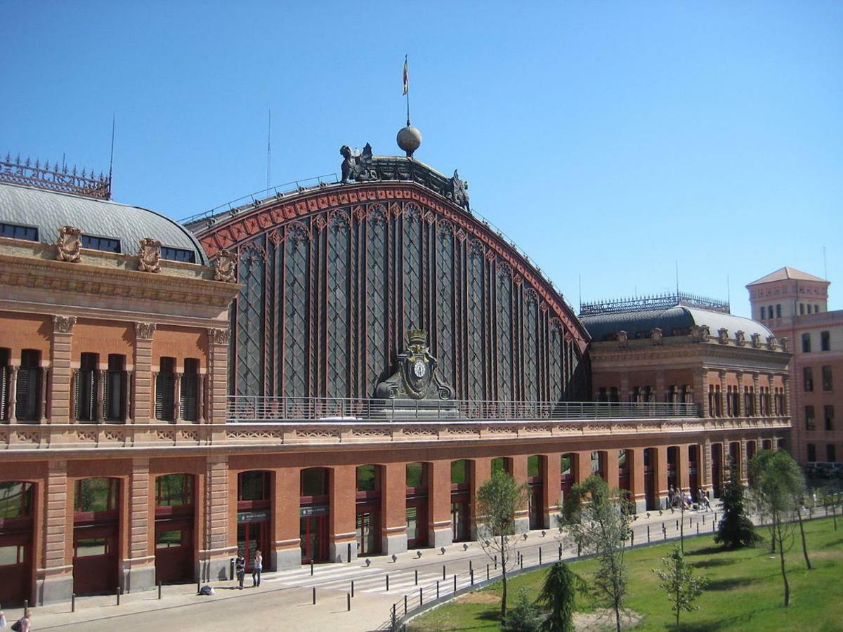 Modern With Ideal Location Next To Atocha Station Madrid Extérieur photo